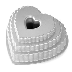Forma na bábovku ve stříbrné barvě Nordic Ware Heart, 2,8 l