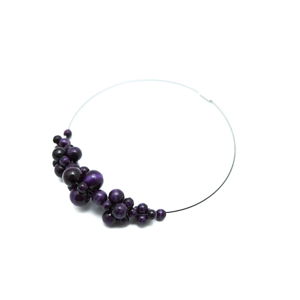 Dřevěný fialový náhrdelník Ko-ra-le Foam